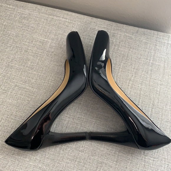 Lauren black patent heels. 9. - Picture 8 of 8
